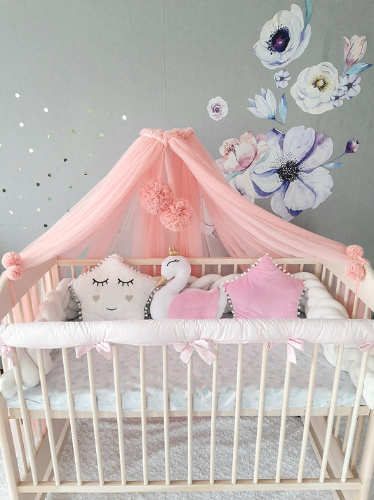 Crib set: Braided Bumper with cute Pillows