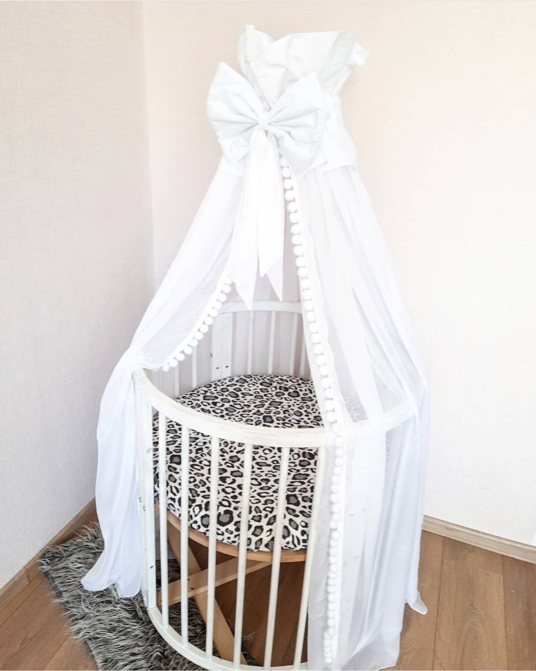 Bed tulle canopy for nursery